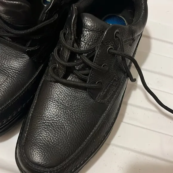 Nunn Bush Black Leather Oxfords with Cushioned Collar