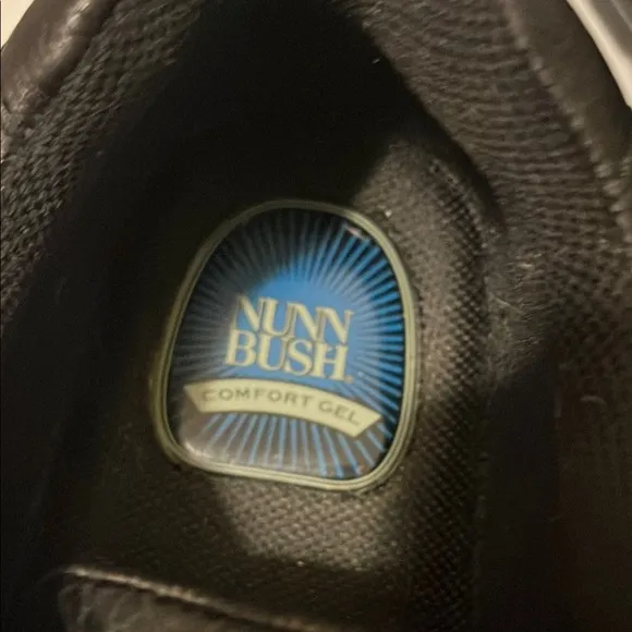 Nunn Bush Black Leather Oxfords with Cushioned Collar