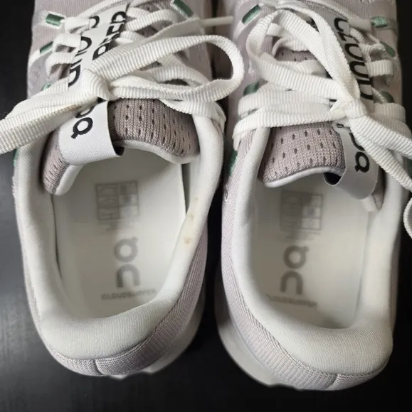 NWB On Cloudsurfer Size 8 Womens Running Shoe Pearl/Ivory