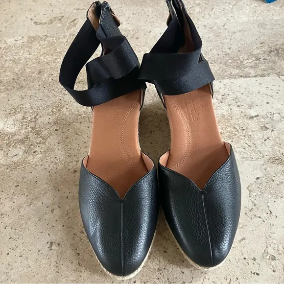 NWOB Gentle Souls by Kenneth Cole Orya Espadrille Wedge Sandal Black Leather 8