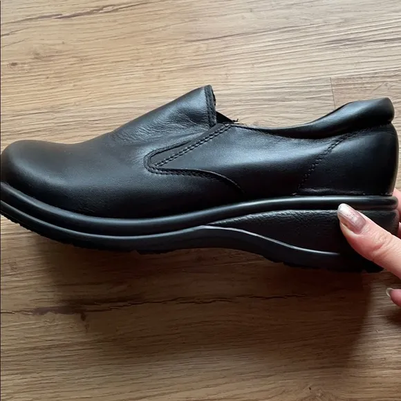 NWOT Black work shoes size 10