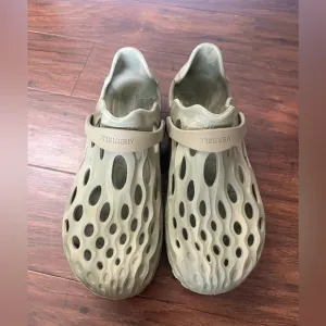 NWOT Merrell Hydro Moc Slip-On Clogs/Athletic Shoes -Size 9