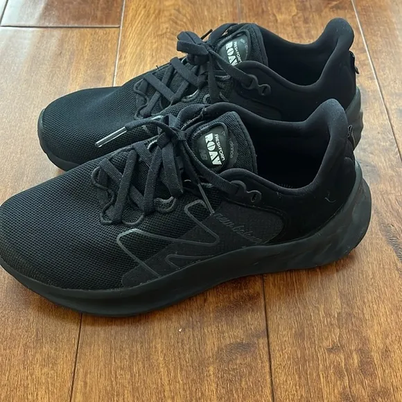 NWOT New Balance Fresh Foam Black Man Shoes Size 7