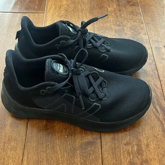NWOT New Balance Fresh Foam Black Man Shoes Size 7