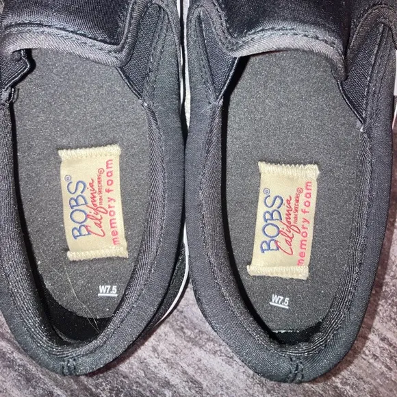 NWOT Skechers Bobs women’s slip on shoes