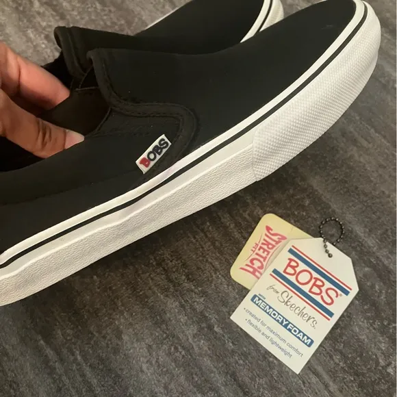 NWOT Skechers Bobs women’s slip on shoes