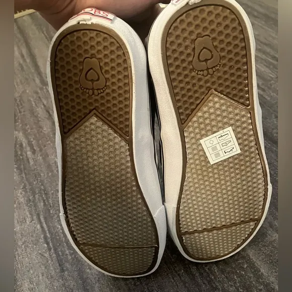 NWOT Skechers Bobs women’s slip on shoes