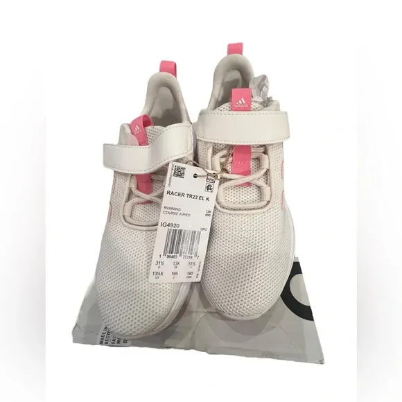 NWT Adidas Girls Racer TR23 Running Shoes in OffWhite/Bliss Pink size 13.5 youth