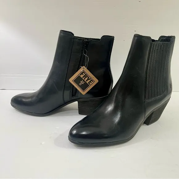 NWT Frye Sandra Western Chelsea Boot