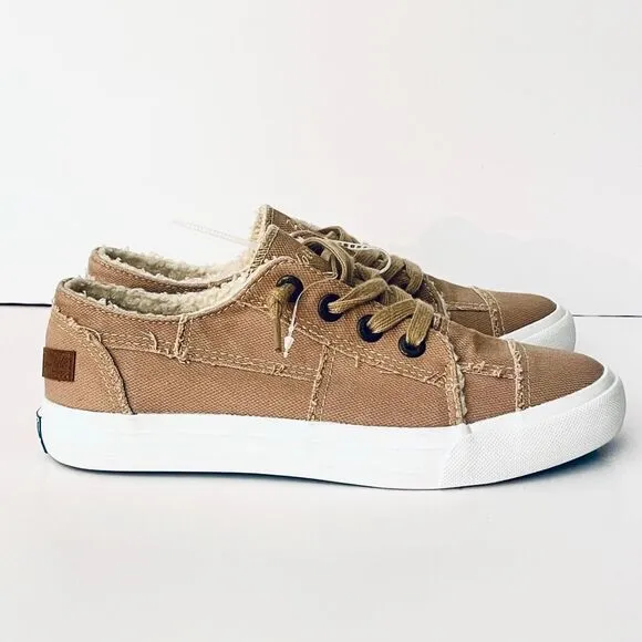 NWT Gorgeous Blowfish Malibu 8 Tan Sherpa Lined Memory foam Cushioned Sneakers