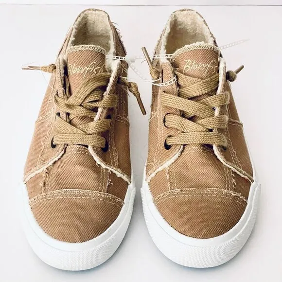 NWT Gorgeous Blowfish Malibu 8 Tan Sherpa Lined Memory foam Cushioned Sneakers