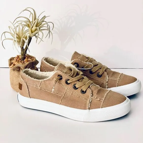NWT Gorgeous Blowfish Malibu 8 Tan Sherpa Lined Memory foam Cushioned Sneakers