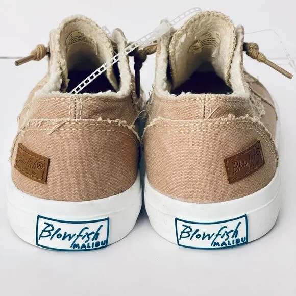 NWT Gorgeous Blowfish Malibu 8 Tan Sherpa Lined Memory foam Cushioned Sneakers