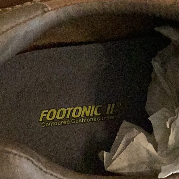 NWT men’s Walkabout shoes