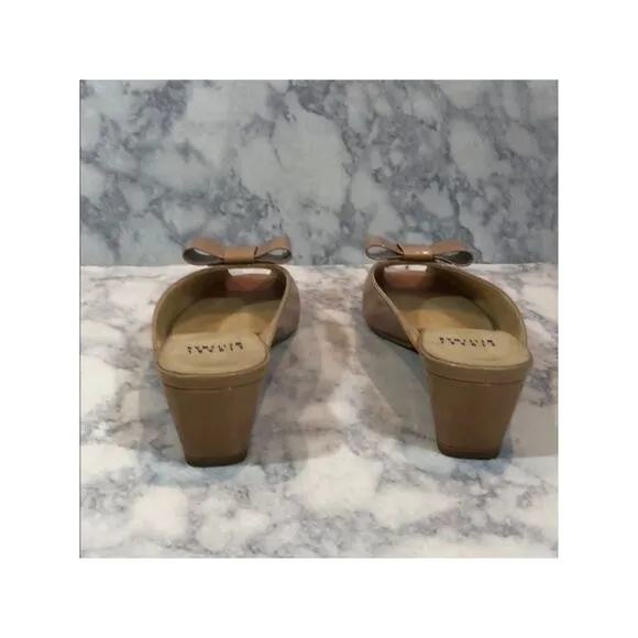 NWT STUART WEITZMAN Womens Beige Slip On Leather Heeled Mules Shoes 10 M