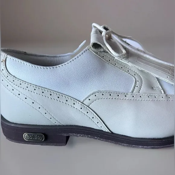 NWT Vintage FootJoy Golf Shoes White/Tan Women's Wing-Tip Round Toe Sz 7W Oxford