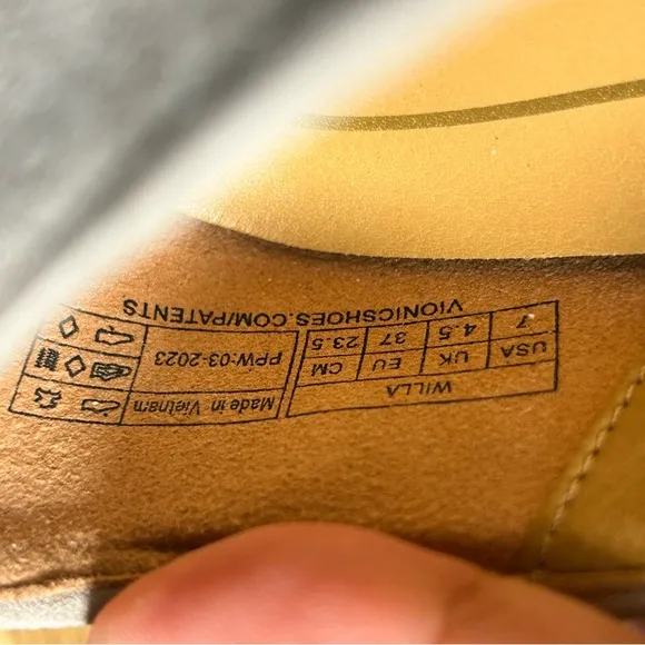 NWT Vionic Willa Slip On Flat Color Dark Taupe Suede Size 7