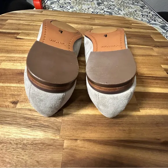 NWT Vionic Willa Slip On Flat Color Dark Taupe Suede Size 7