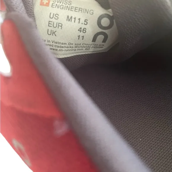 On Cloud 24/7 2015 Running Shoes Swiss Engineering OC Red/Flash US 11.5 Sneakers
