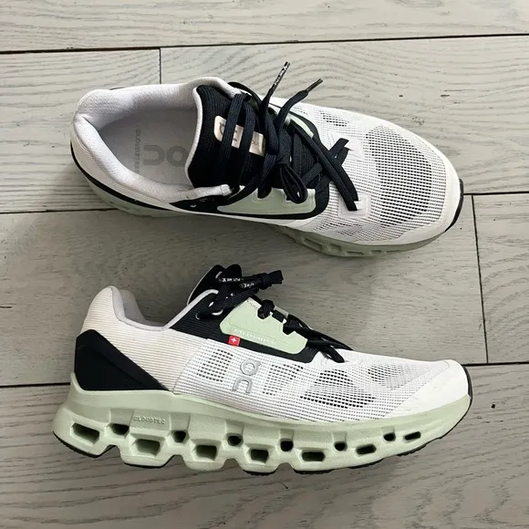 On Cloud Cloudstratus Running Sneakers