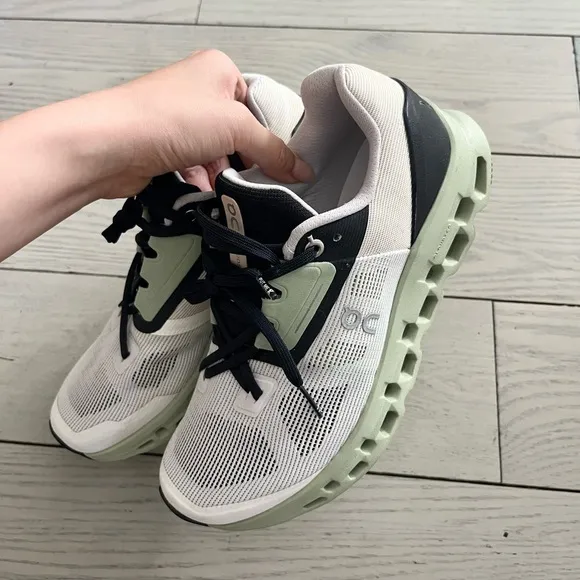 On Cloud Cloudstratus Running Sneakers