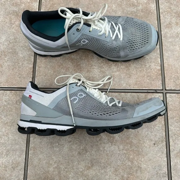 On Cloud  Men's Running Shoes