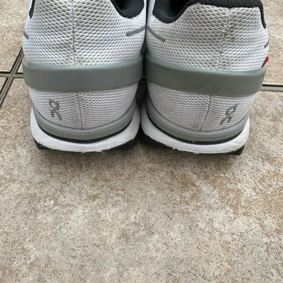 On Cloud  Men's Running Shoes
