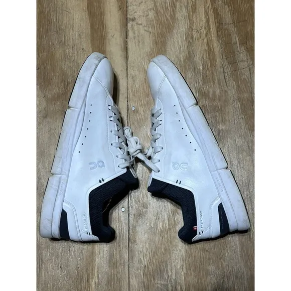 On Cloud THE ROGER Advantage Men 11 Running Shoes White Lace Low Cut