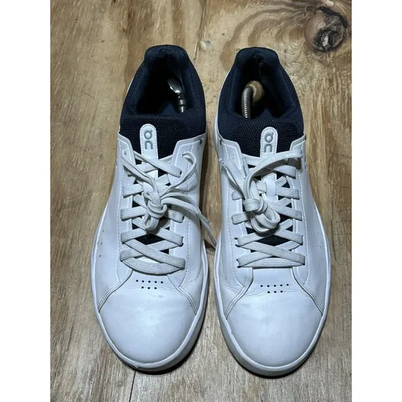 On Cloud THE ROGER Advantage Men 11 Running Shoes White Lace Low Cut