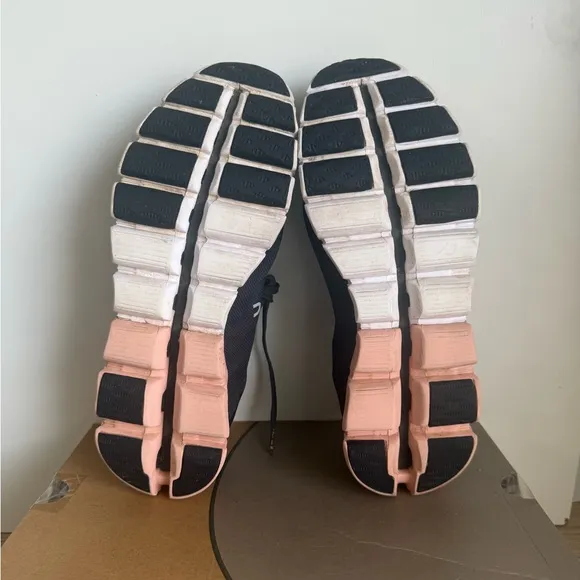 On Cloud Women Running Shoes - SZ 11