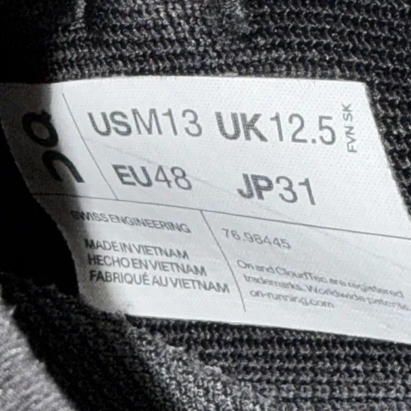 ON CLOUDEASY RUNNING SHOES/BLACK