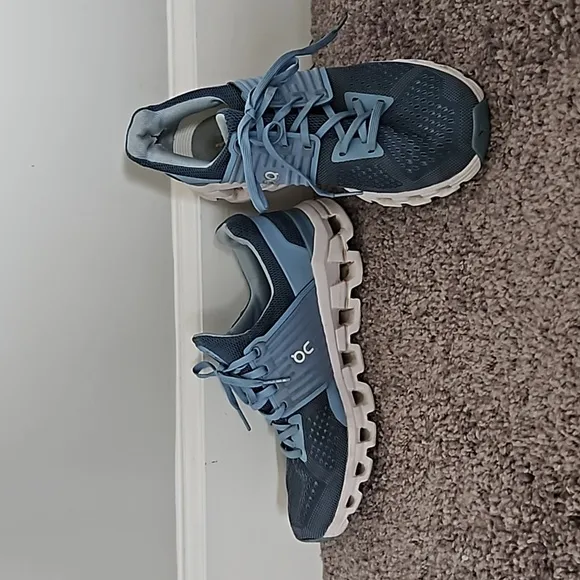 On Cloudswift ladies blue running shoes-8