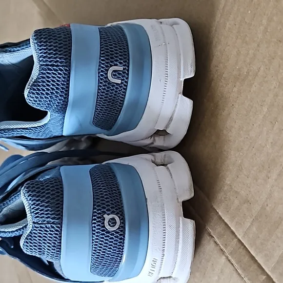 On Cloudswift ladies blue running shoes-8