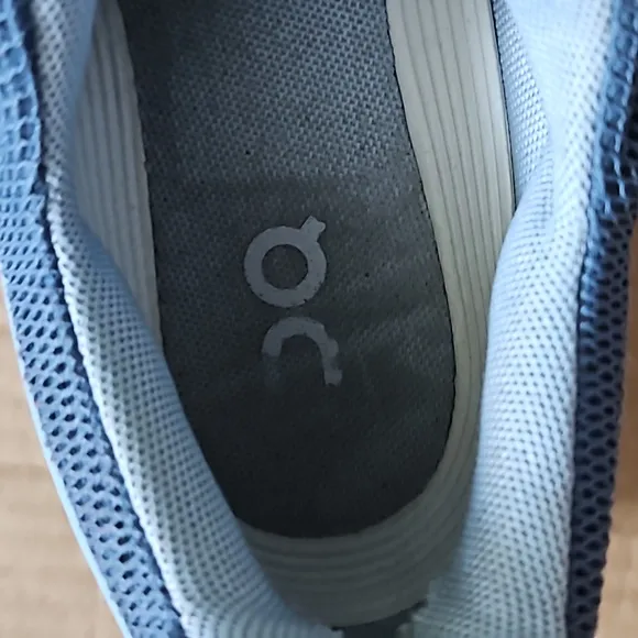 On Cloudswift ladies blue running shoes-8