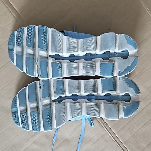 On Cloudswift ladies blue running shoes-8