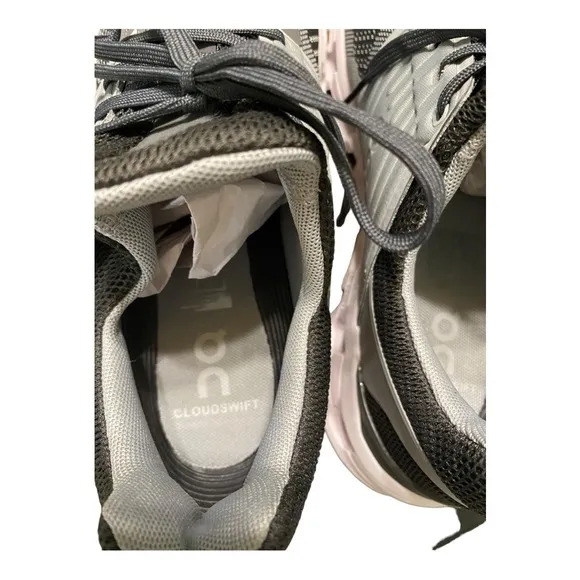 On Cloudswift size 8 mens NWOB‎