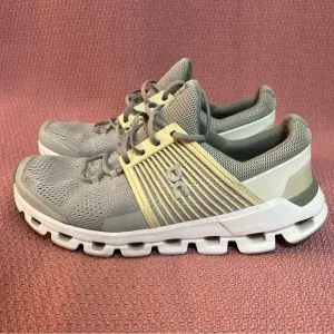 ON CLOUDSWIFT Women Athletic Running Walking Shoes Size 10 Glacier White