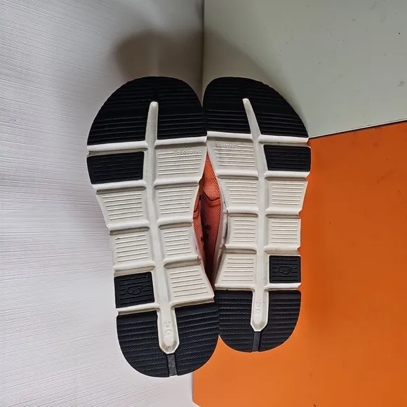 On Clud Running Kids' Orange Athletic Shoes Size 3.5 Y