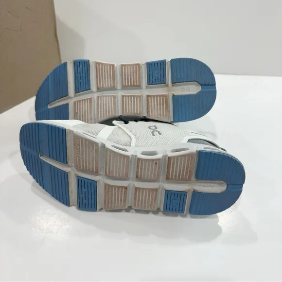 On Running Cloud Sky Youth Big kids shoes