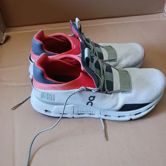 On Running  Cloudnova Men  Athletic  Sneekers Shoes US M SZ10 Great Condition