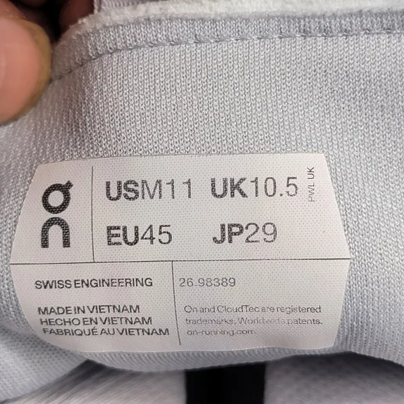 On Running Cloudnova Mens 11