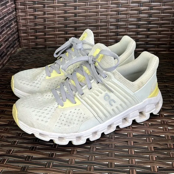 On Running Cloudswift Running Shoes - Size 5