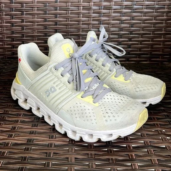 On Running Cloudswift Running Shoes - Size 5