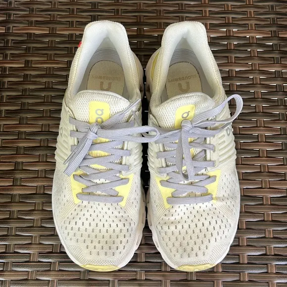 On Running Cloudswift Running Shoes - Size 5