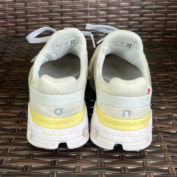 On Running Cloudswift Running Shoes - Size 5