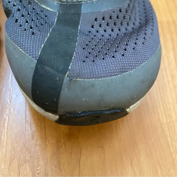 On Running Men’s CloudFlow Running Shoes Size 7