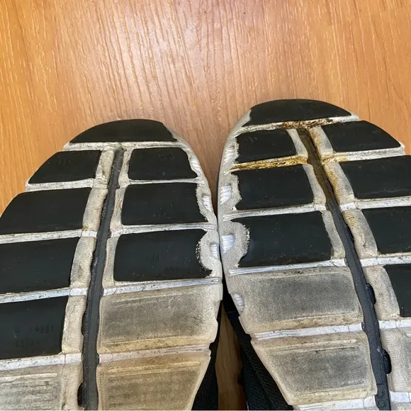 On Running Men’s CloudFlow Running Shoes Size 7