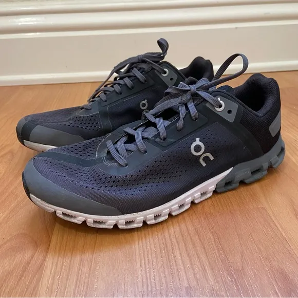 On Running Men’s CloudFlow Running Shoes Size 7