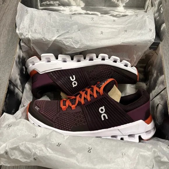 ON Running Womens Cloudswift running shoes plum/ dawn sports shoes sz 6.5 NIB