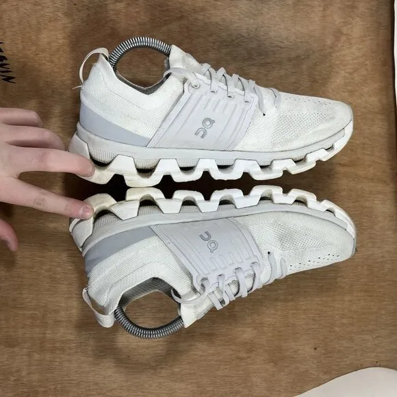 On Shoes Womens Size 9.5 Cloudswift 3 Running Sneaker White Cushioned